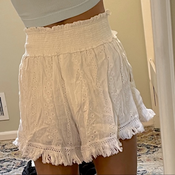 WhiteFloral Tassel Shorts NWT - Picture 7 of 7
